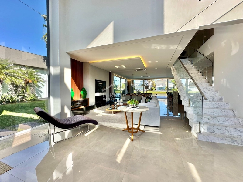 Sobrado mobiliado e decorado com 5 suítes no Enseada Lagos Xangri-lá: 2ª foto da galeria de imagens do imóvel