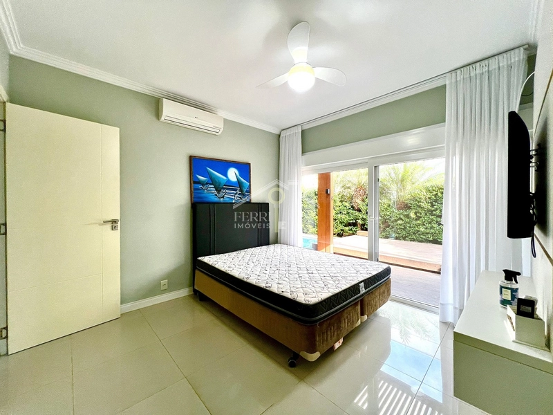 Casa com 4 suítes, mobiliada e piscina no Condomínio Quintas do Lago: 28ª foto da galeria de imagens do imóvel