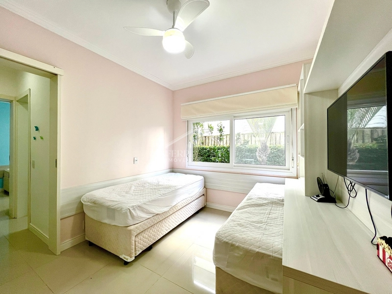 Casa com 4 suítes, mobiliada e piscina no Condomínio Quintas do Lago: 23ª foto da galeria de imagens do imóvel