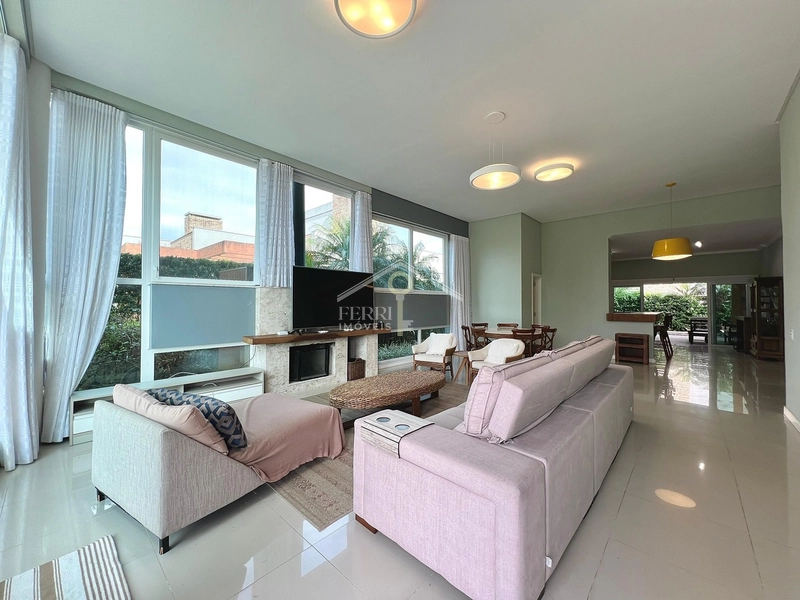 Casa com 4 suítes, mobiliada e piscina no Condomínio Quintas do Lago: 4ª foto da galeria de imagens do imóvel