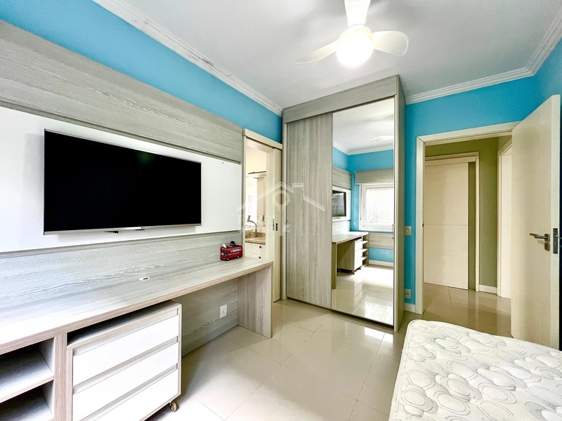 Casa com 4 suítes, mobiliada e piscina no Condomínio Quintas do Lago: 30ª foto da galeria de imagens do imóvel