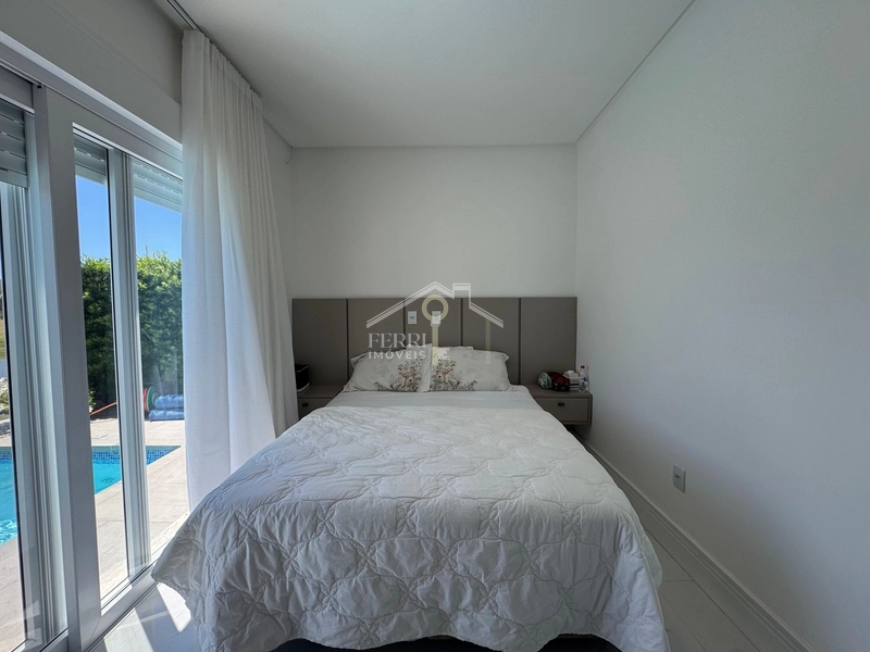 Casa beira-lago com 4 suítes e piscina no condomínio Riviera Xangri-lá: 13ª foto da galeria de imagens do imóvel