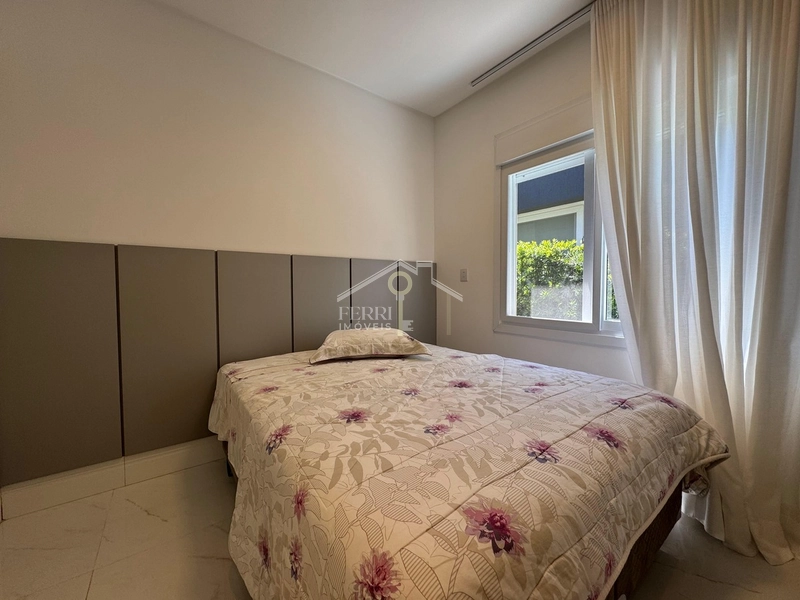 Casa beira-lago com 4 suítes e piscina no condomínio Riviera Xangri-lá: 17ª foto da galeria de imagens do imóvel
