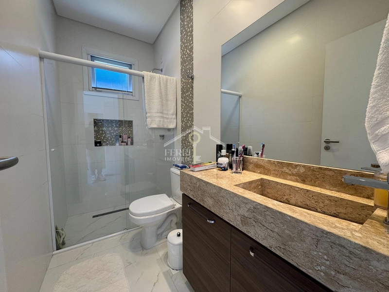Casa beira-lago com 4 suítes e piscina no condomínio Riviera Xangri-lá: 15ª foto da galeria de imagens do imóvel