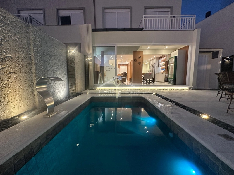 Sobrado mobiliado com 3 dormitórios e piscina no Pateo Marbella: 1ª foto da galeria de imagens do imóvel