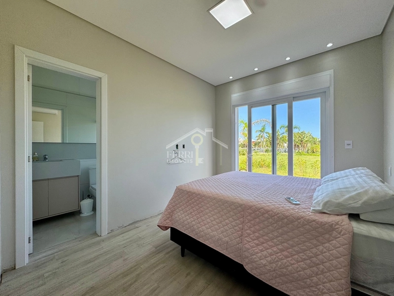 Casa mobiliada e decorada com 6 suítes no condomínio Riviera: 28ª foto da galeria de imagens do imóvel