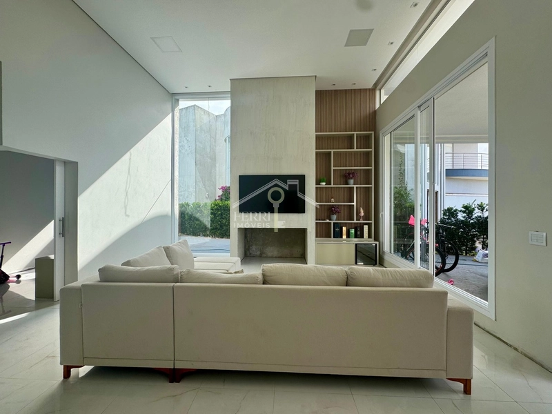 Casa mobiliada e decorada com 6 suítes no condomínio Riviera: 4ª foto da galeria de imagens do imóvel