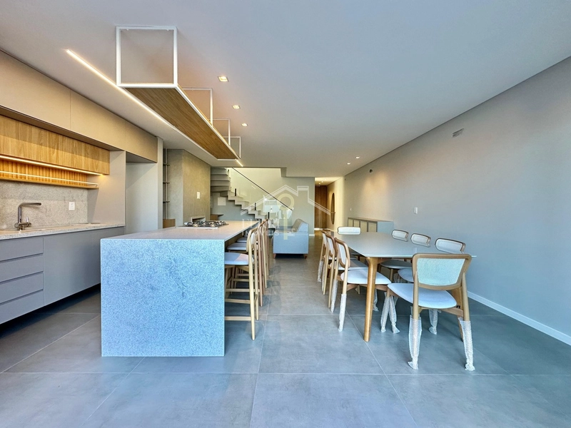 Sobrado novo com 4 suítes, mobiliado e decorado no centro de Xangri-lá: 12ª foto da galeria de imagens do imóvel