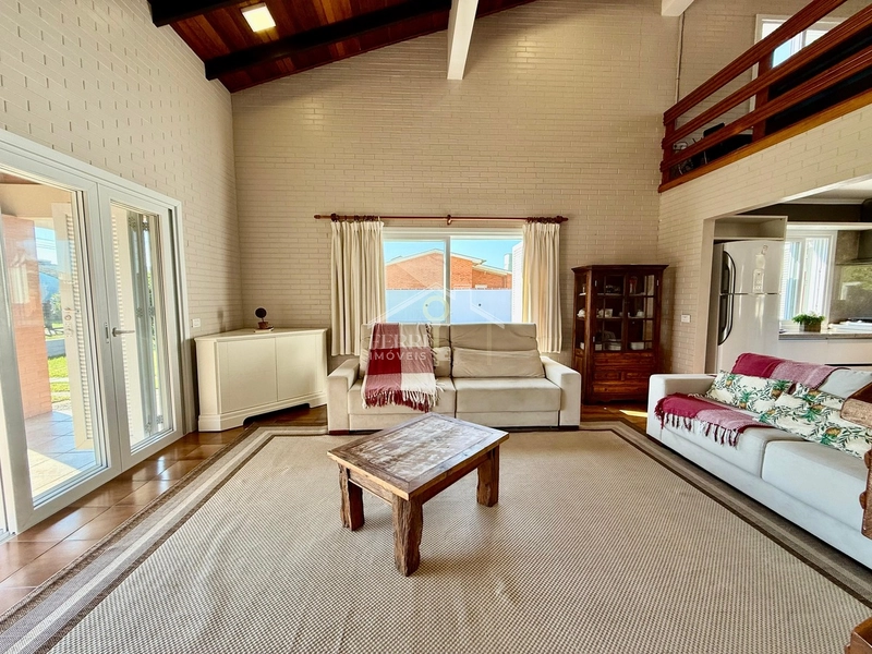 Casa com 5 dormitórios, 2 terrenos, a 1 quadra do mar em Rainha do Mar: 12ª foto da galeria de imagens do imóvel