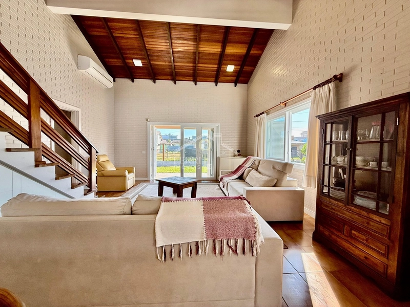 Casa com 5 dormitórios, 2 terrenos, a 1 quadra do mar em Rainha do Mar: 26ª foto da galeria de imagens do imóvel
