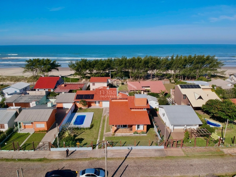 Casa com 5 dormitórios, 2 terrenos, a 1 quadra do mar em Rainha do Mar: 5ª foto da galeria de imagens do imóvel