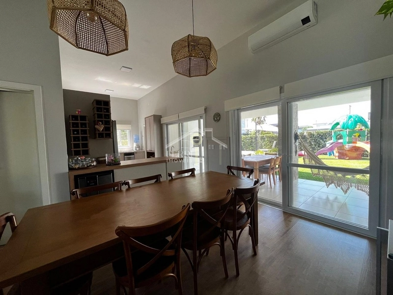Casa frente para o lago com 3 suítes e piscina no Quintas do Lago.: 6ª foto da galeria de imagens do imóvel