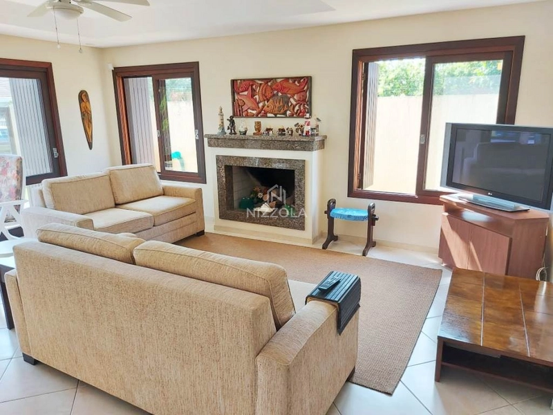 Sobrado mobiliado, com 04 suítes no Centro de Xangri-lá: 10ª foto da galeria de imagens do imóvel