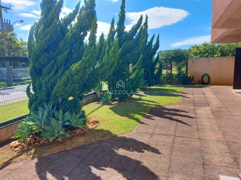 Sobrado mobiliado, com 04 suítes no Centro de Xangri-lá: 5ª foto da galeria de imagens do imóvel