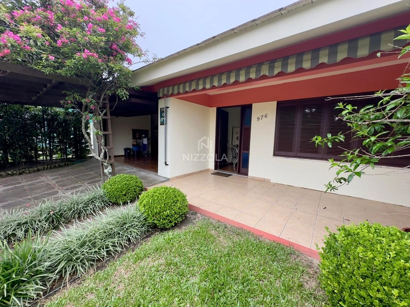 Casa mobiliada, com 3 dormitório sendo 2 suítes no Centro de Xangri-lá: 2ª foto da galeria de imagens do imóvel