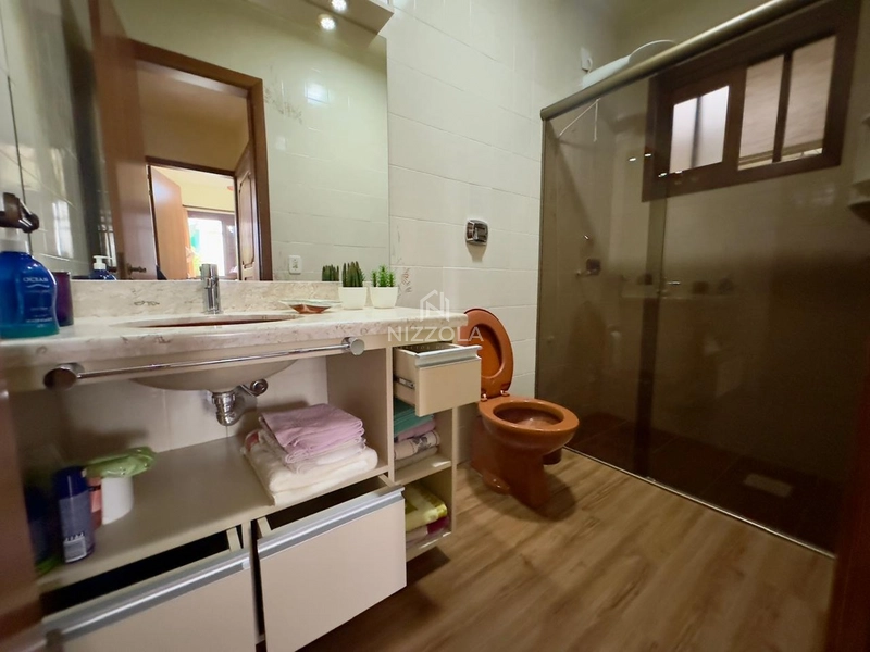 Casa mobiliada, com 3 dormitório sendo 2 suítes no Centro de Xangri-lá: 14ª foto da galeria de imagens do imóvel