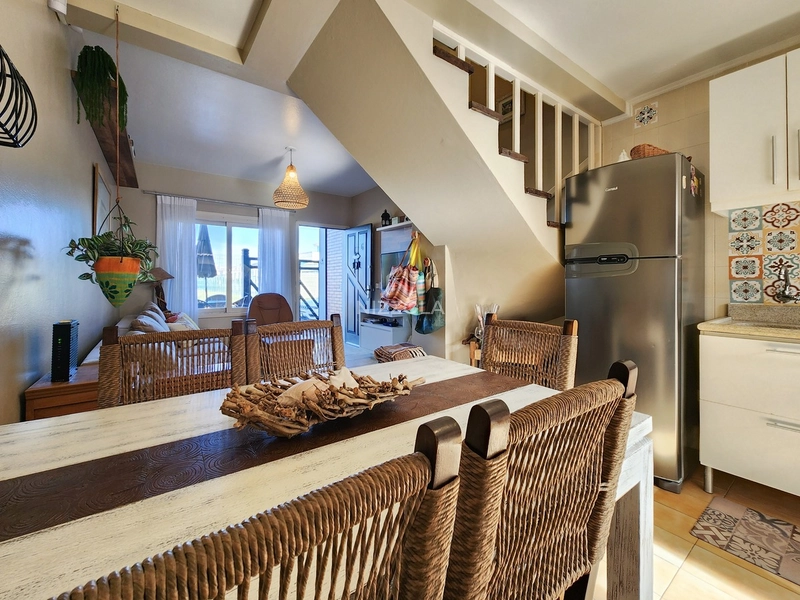 Sobrado mobiliado, com 2 dormitórios, vista mar no Centro de Xangri-lá: 10ª foto da galeria de imagens do imóvel