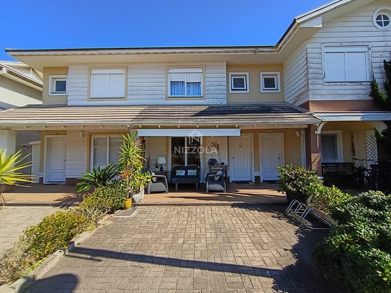 Sobrado com 3 dormitórios, sendo 2 suítes, no condomínio Pacific