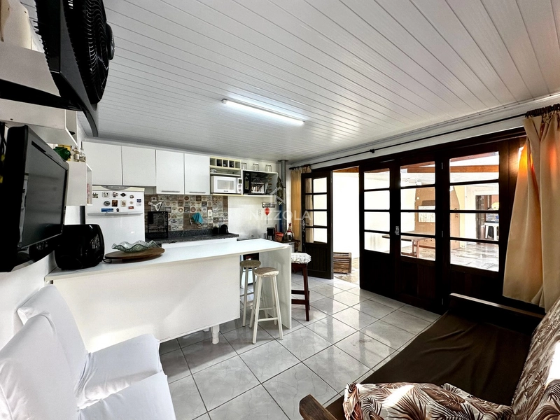 Casa com 5 dormitórios em Atlântida Sul: 8ª foto da galeria de imagens do imóvel