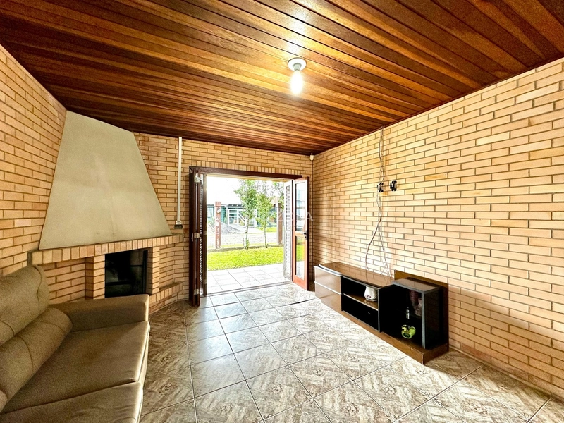 Casa com 2 dormitórios, sendo 1 suíte, em Atlântida Sul.: 2ª foto da galeria de imagens do imóvel