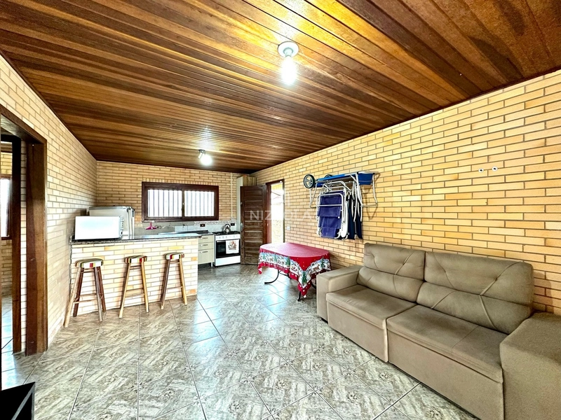Casa com 2 dormitórios, sendo 1 suíte, em Atlântida Sul.: 3ª foto da galeria de imagens do imóvel