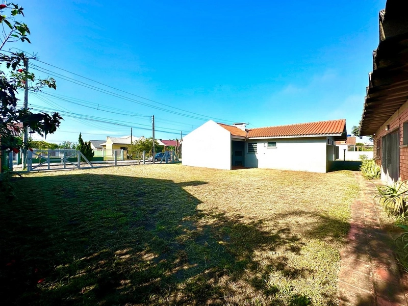 Casa com 3 dormitórios, sendo 1 suíte, em Atlântida Sul: 19ª foto da galeria de imagens do imóvel