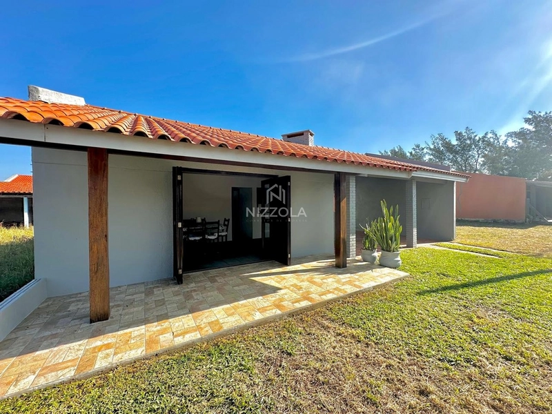 Casa com 3 dormitórios, sendo 1 suíte, em Atlântida Sul: 2ª foto da galeria de imagens do imóvel