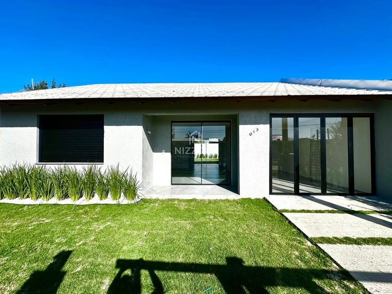 Casa com 2 dormitórios, sendo 1 suíte, em Atlântida Sul