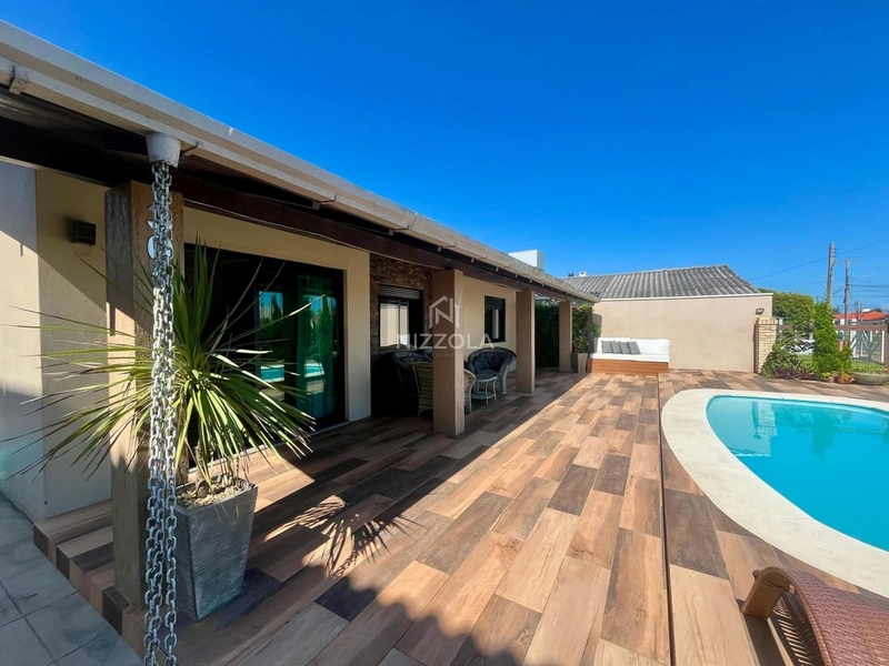 Casa com 4 dormitórios, sendo 2 suítes, no Arpoador em Xangri-Lá: 4ª foto da galeria de imagens do imóvel