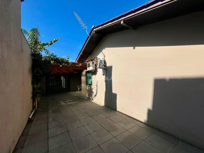 Casa com 4 dormitórios, sendo 2 suítes, no Arpoador em Xangri-Lá: 26ª foto da galeria de imagens do imóvel