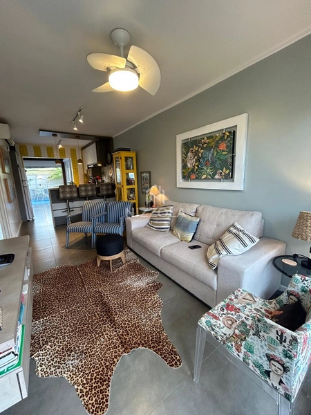 Casa com 2 dormitórios, sendo 1 suíte, no Condomínio Casa Hermosa