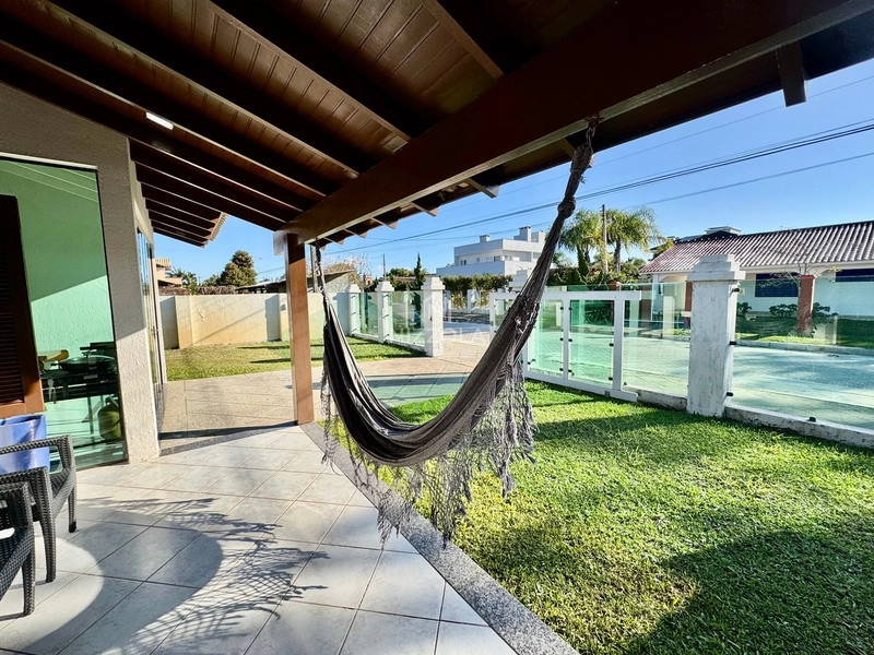 Casa em terreno com 540m² em excelente localização de Atlântida: 4ª foto da galeria de imagens do imóvel