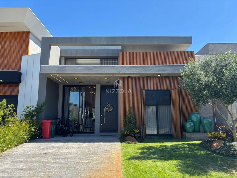 Casa com 4 dormitórios, sendo 2 suítes, no Condomínio Sunset