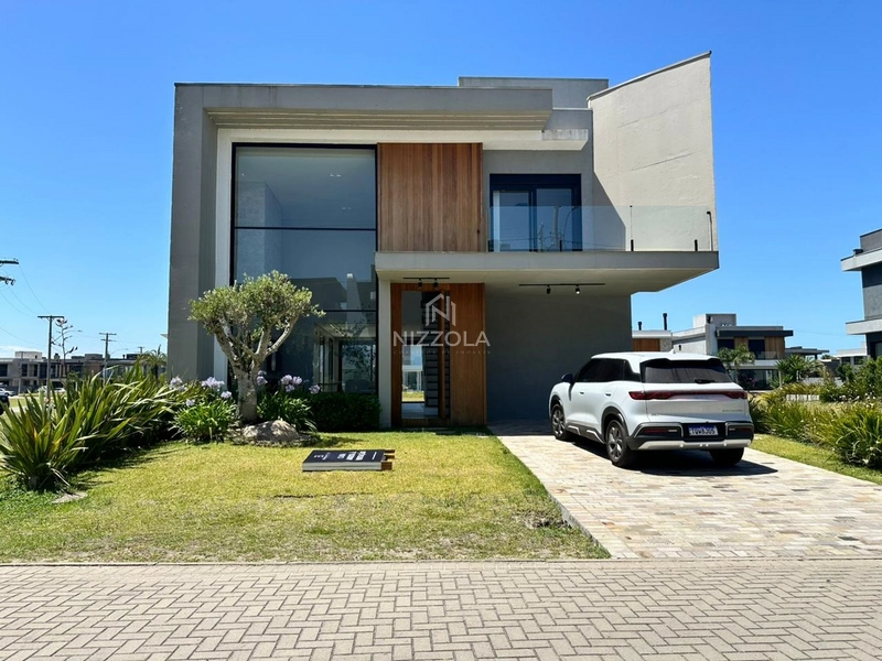 Sobrado beira lago, com 5 suítes, no Condomínio Sunset