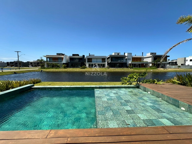 Sobrado beira lago, com 5 suítes, no Condomínio Sunset: 4ª foto da galeria de imagens do imóvel