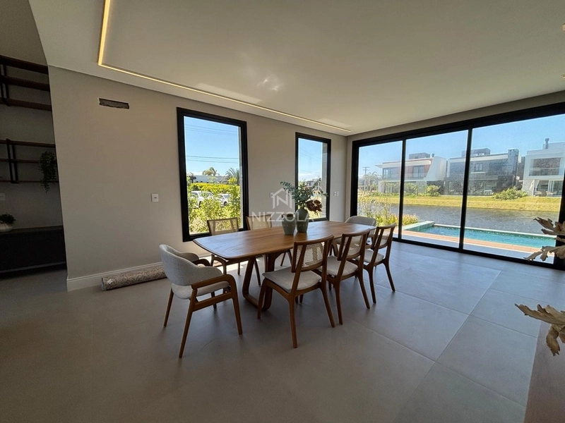 Sobrado beira lago, com 5 suítes, no Condomínio Sunset: 10ª foto da galeria de imagens do imóvel