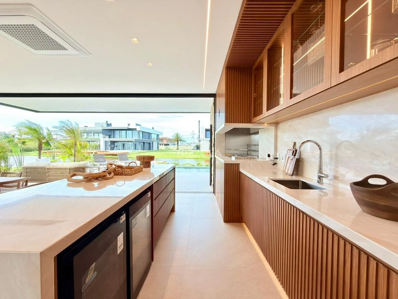 Sobrado alto padrão, com 5 suítes, beira-lago no Condomínio Amare: 16ª foto da galeria de imagens do imóvel