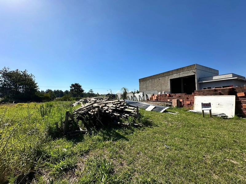 Terreno em Atlântida Sul: 3ª foto da galeria de imagens do imóvel