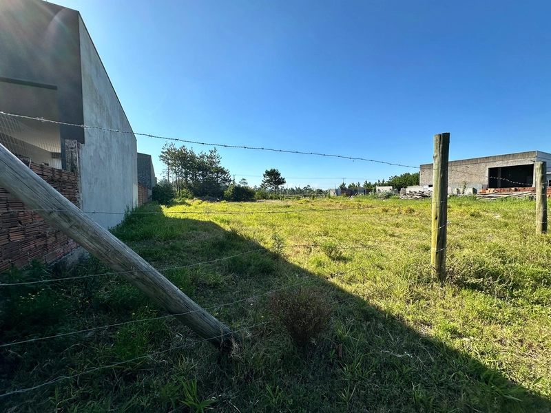 Terreno em Atlântida Sul: 1ª foto da galeria de imagens do imóvel