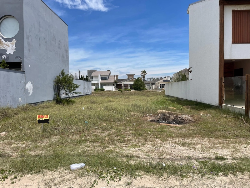 Terreno beira mar em Atlântida Sul: 1ª foto da galeria de imagens do imóvel