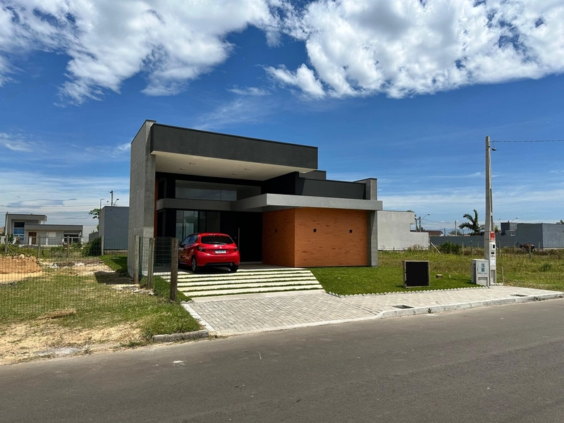 Casa 3 dormitórios sendo 1 suíte, próxima ao centro de Atlântida Sul.: 3ª foto da galeria de imagens do imóvel