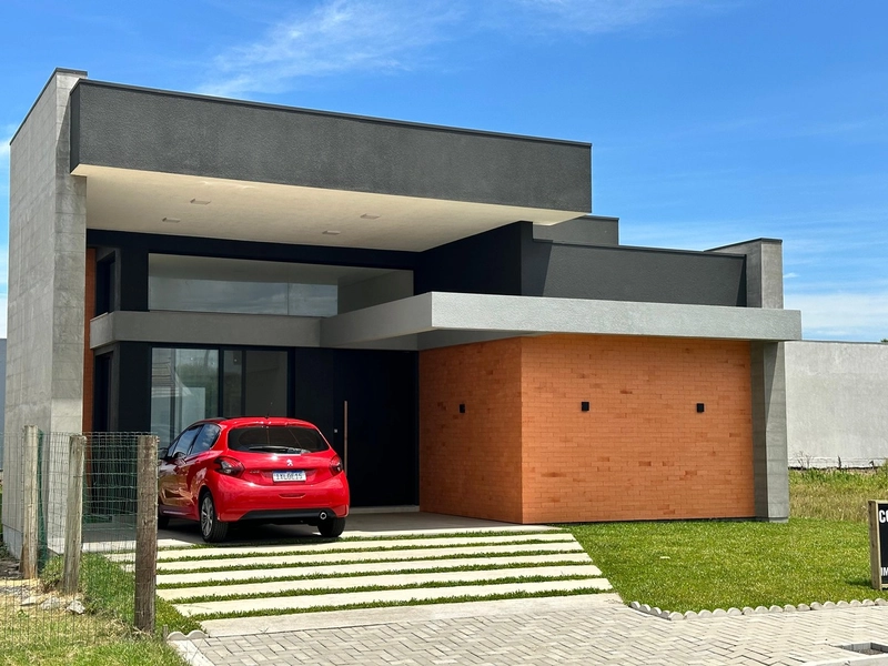 Casa 3 dormitórios sendo 1 suíte, próxima ao centro de Atlântida Sul.: 2ª foto da galeria de imagens do imóvel