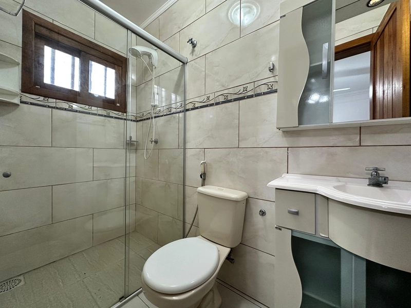 Casa de esquina com 4 dorms/3 suítes, com piscina a 4 quadras da praia: 22ª foto da galeria de imagens do imóvel