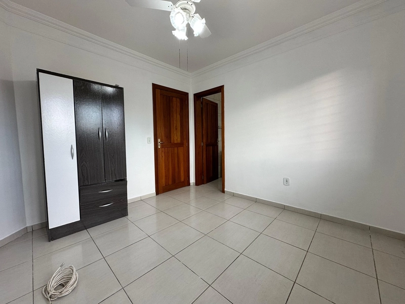 Casa de esquina com 4 dorms/3 suítes, com piscina a 4 quadras da praia: 16ª foto da galeria de imagens do imóvel