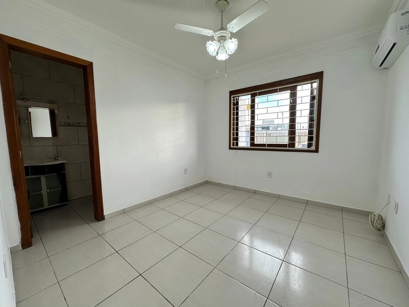 Casa de esquina com 4 dorms/3 suítes, com piscina a 4 quadras da praia: 23ª foto da galeria de imagens do imóvel