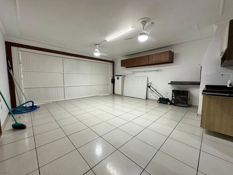 Casa de esquina com 4 dorms/3 suítes, com piscina a 4 quadras da praia: 14ª foto da galeria de imagens do imóvel