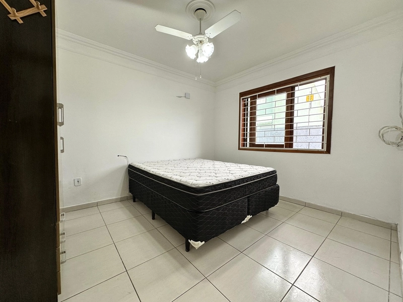 Casa de esquina com 4 dorms/3 suítes, com piscina a 4 quadras da praia: 20ª foto da galeria de imagens do imóvel