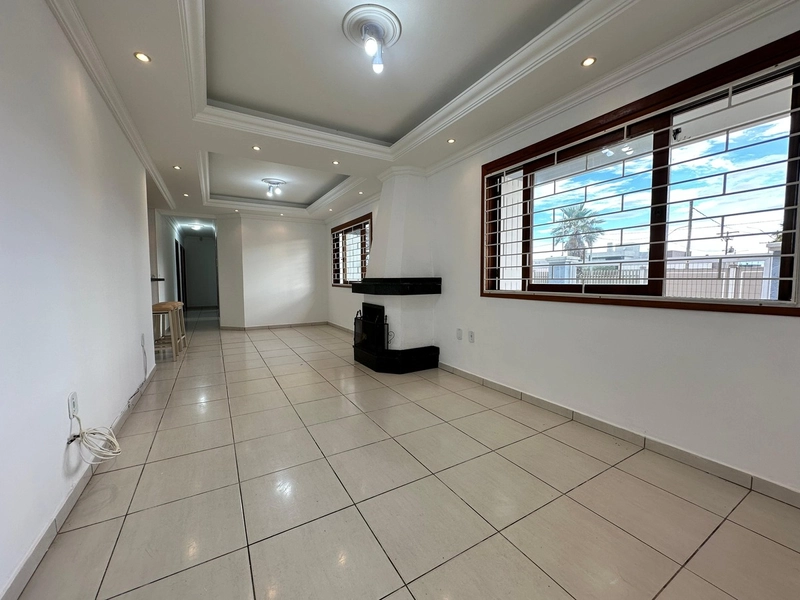Casa de esquina com 4 dorms/3 suítes, com piscina a 4 quadras da praia: 8ª foto da galeria de imagens do imóvel
