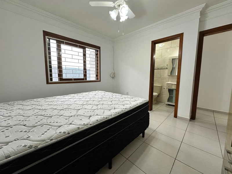 Casa de esquina com 4 dorms/3 suítes, com piscina a 4 quadras da praia: 21ª foto da galeria de imagens do imóvel