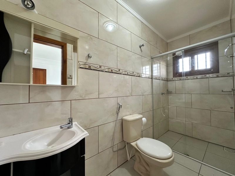 Casa de esquina com 4 dorms/3 suítes, com piscina a 4 quadras da praia: 24ª foto da galeria de imagens do imóvel